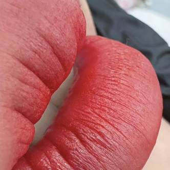 Màu Môi Hot Trend 2025 – Phun Môi Thời Thượng | HBrows