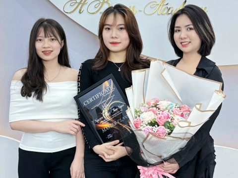 Tốt nghiệp khoá Tháng 7/2024